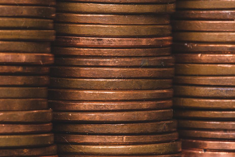 stacked-coins-close-up_925x